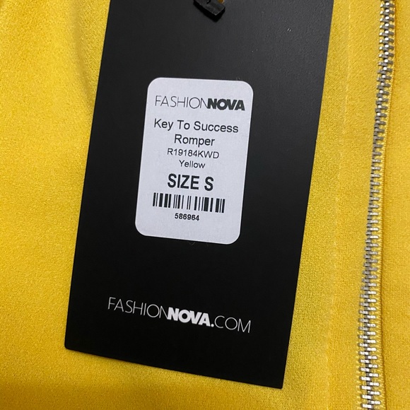 Fashion nova romper - Picture 5 of 5